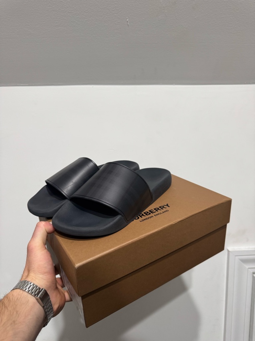 Burberry Black Leather Slide Sandals Men Size 9 - $320 RETAIL - Picture 4 of 11